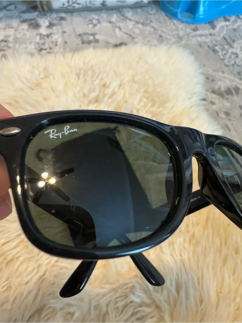 Ray-Ban jr Kids Black Frame Sunglasses with Dark Lenses - Picture 2 of 5